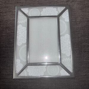 Malden Silver Tone 9x7 Frame With White Lace Look Design 4x6 Photo Wedding
